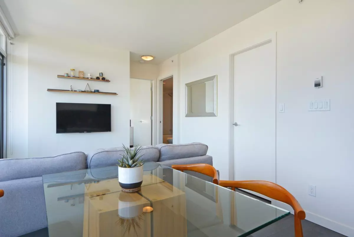 Dining Area Photo of 1409 1775 Quebec Street, Vancouver, BC