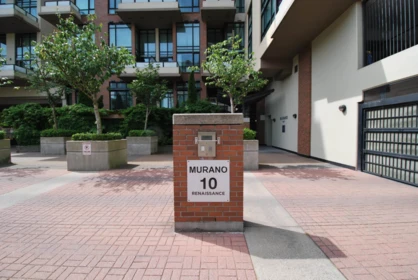 404 10 Renaissance Square, New Westminster, BC, New Westminster — Apartment/Condo for sale