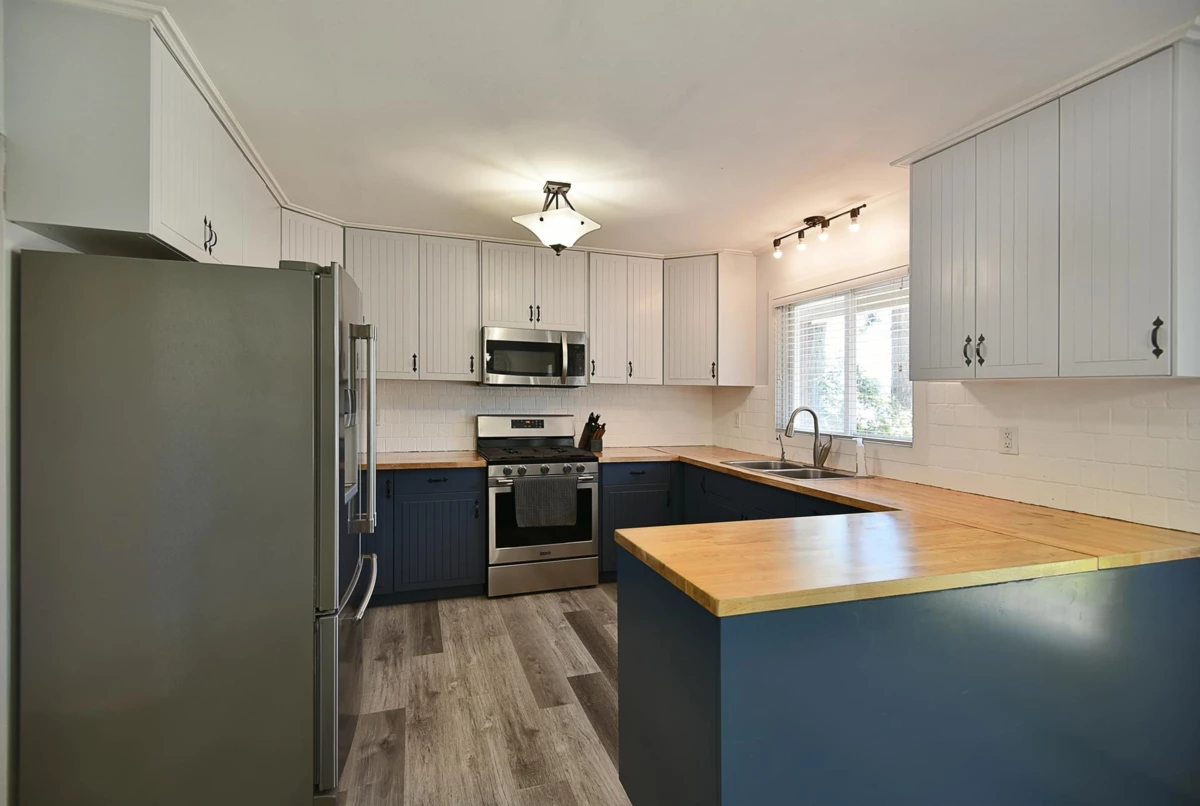 Family Room Photo of 5784 Medusa Street, Sechelt, BC