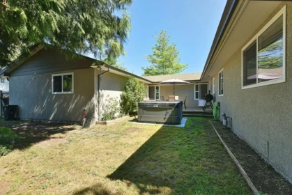 Basement Recreation Room Photo of 5784 Medusa Street, Sechelt, BC