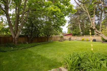 Front Yard Photo of 16104 9 Avenue, Surrey, BC
