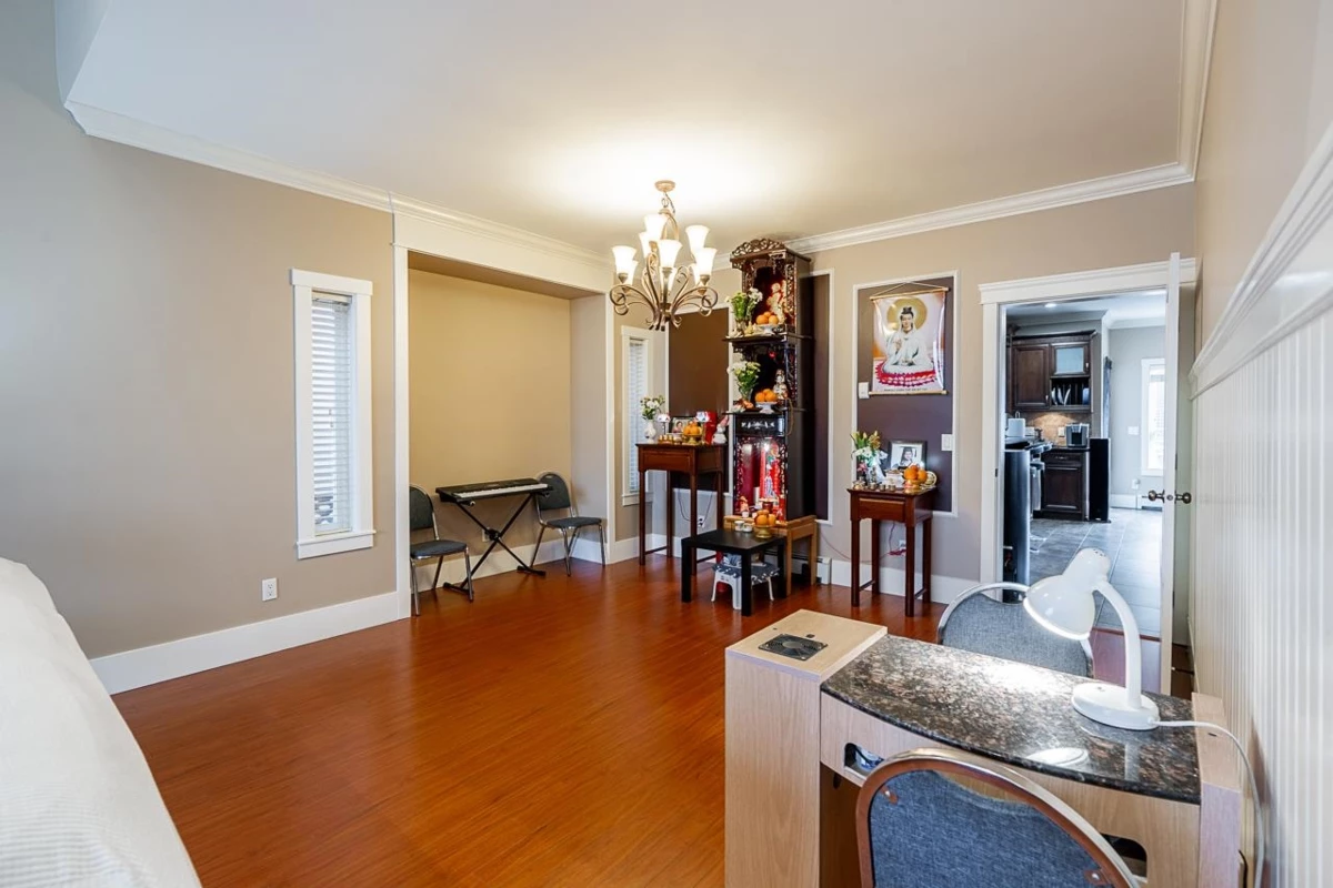 Dining Area Photo of 27760 Pullman Avenue, Abbotsford, BC
