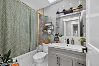 Powder Room Photo of 7558 Garnet Drive, Chilliwack, BC
