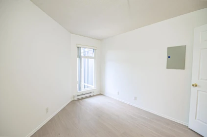 Hallway Photo of 203 865 W 15th Avenue, Vancouver, BC