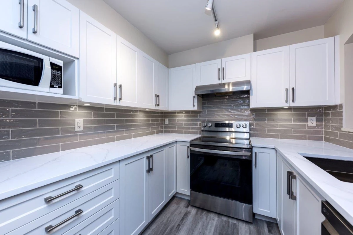 Dining Area Photo of 79 6588 Southoaks Crescent, Burnaby, BC