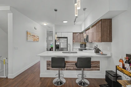Kitchen Island Photo of 100 6299 144 Street, Surrey, BC
