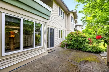 Entry Foyer Photo of 144 13888 70 Avenue, Surrey, BC