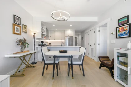 Kitchen Photo of 204 22265 Dewdney Trunk Road, Maple Ridge, BC