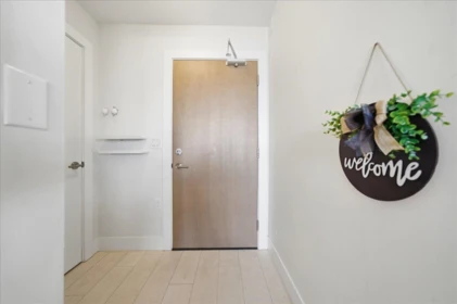 1002 3438 Sawmill Crescent, Vancouver, BC, Vancouver — Apartment/Condo for sale