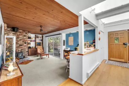 Kitchen Photo of 977 Belvedere Drive, North Vancouver, BC
