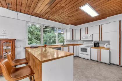 Loft / Bonus Room Photo of 977 Belvedere Drive, North Vancouver, BC