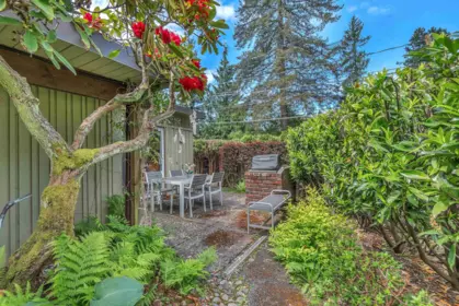 Outdoor Patio Photo of 977 Belvedere Drive, North Vancouver, BC
