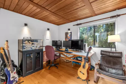 Primary Bedroom Photo of 977 Belvedere Drive, North Vancouver, BC