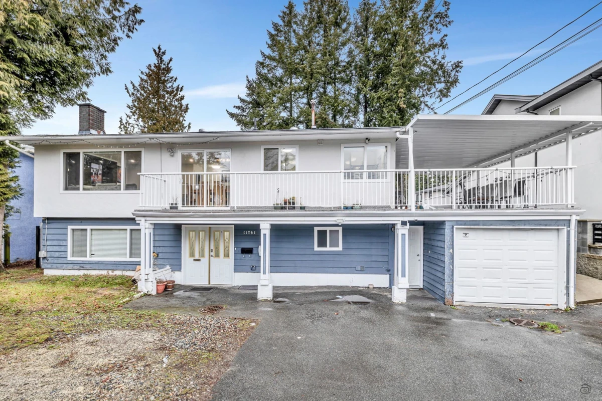 Family Room Photo of 11761 92 Avenue, Delta, BC