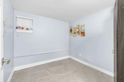 Entry Foyer Photo of 11761 92 Avenue, Delta, BC