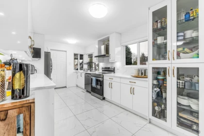 Walk-In Closet Photo of 11761 92 Avenue, Delta, BC