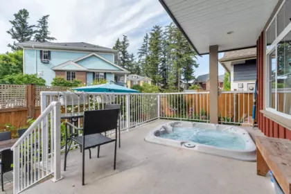 Guest Bathroom Photo of 6 45241 Nicomen Crescent, Chilliwack, BC