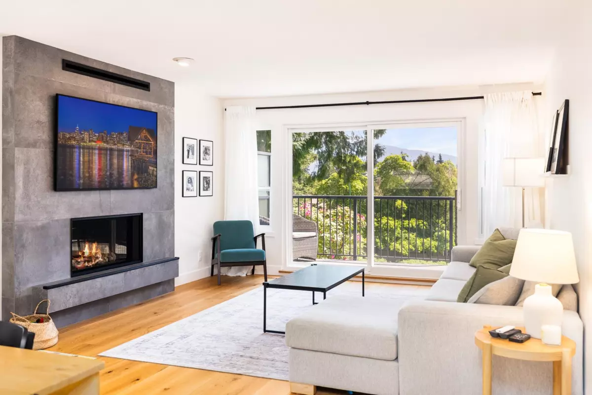 Family Room Photo of 3985 Frames Place, North Vancouver, BC