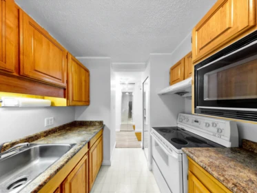 Walk-In Closet Photo of 1403 6455 Willingdon Avenue, Burnaby, BC