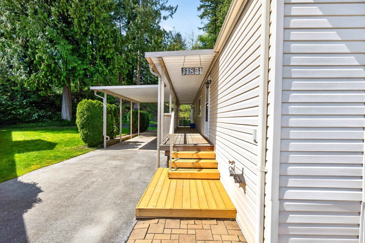 Dining Area Photo of 75 11831 Pinyon Drive, Pitt Meadows, BC