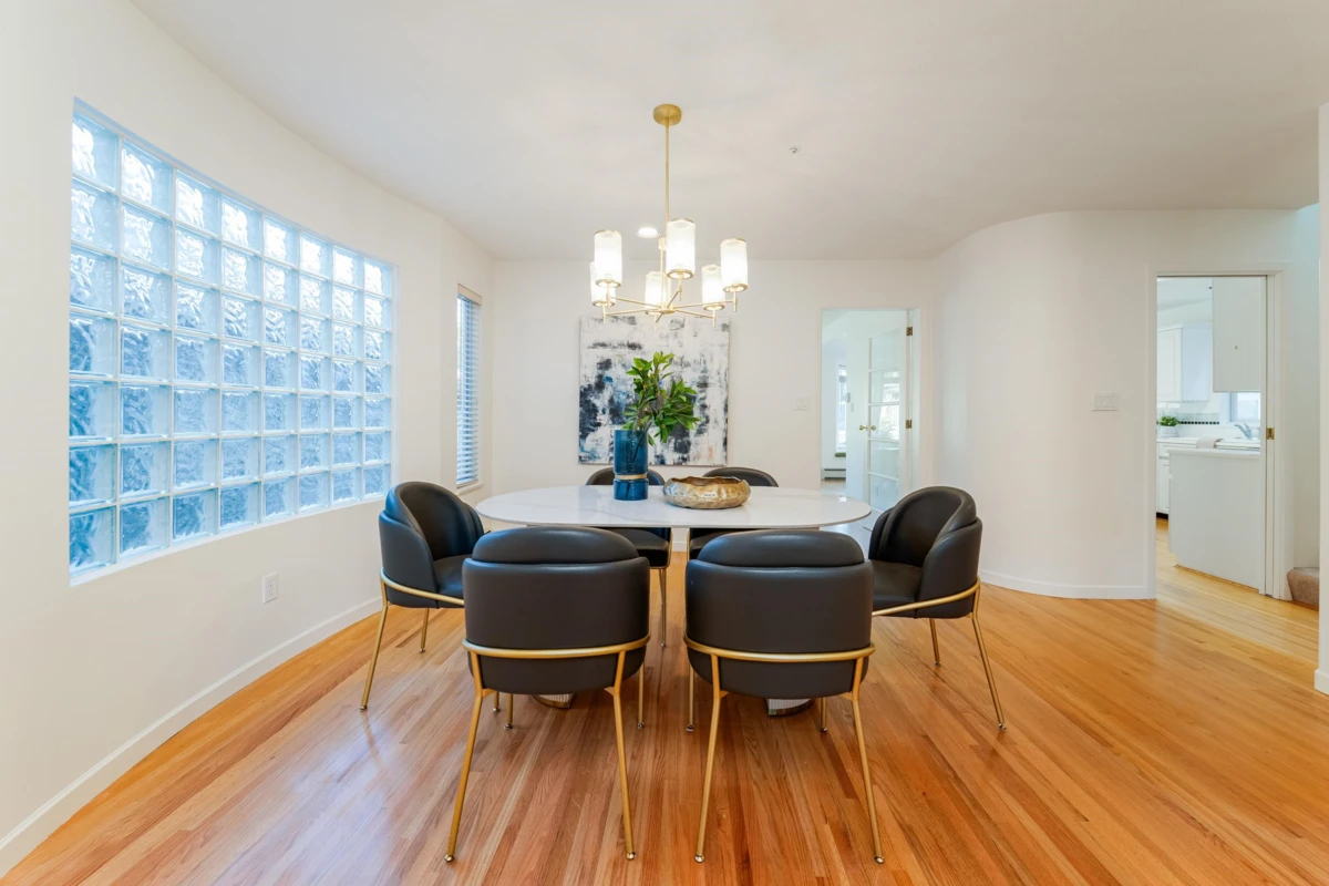 Dining Area Photo of 4682 W 14th Avenue, Vancouver, BC
