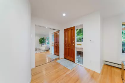 Kitchen Island Photo of 4682 W 14th Avenue, Vancouver, BC