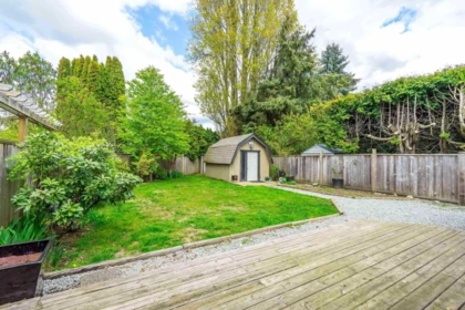 Mudroom Photo of 15669 20 Avenue, Surrey, BC