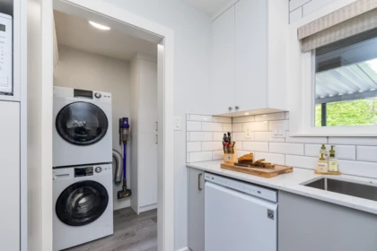 Powder Room Photo of 15669 20 Avenue, Surrey, BC