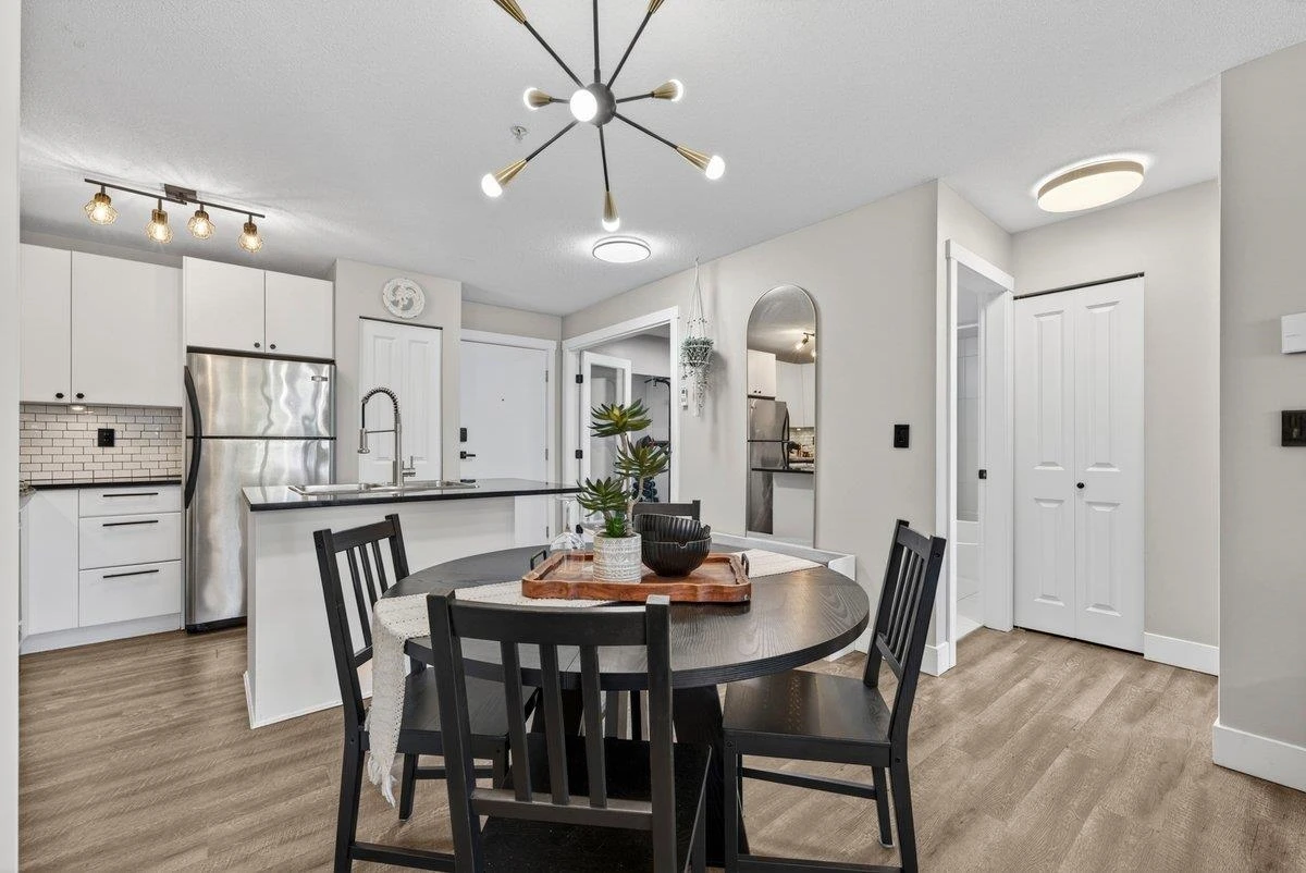 Dining Area Photo of 301 6500 194 Street, Surrey, BC