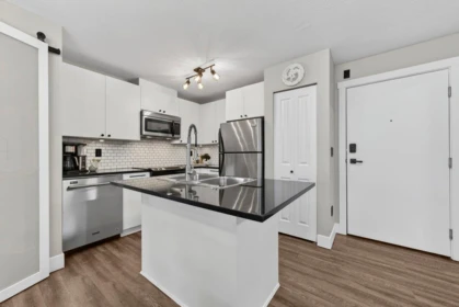 301 6500 194 Street, Surrey, BC, Surrey — Apartment/Condo for sale
