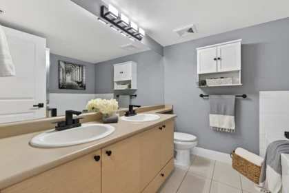 Walk-In Closet Photo of 301 6500 194 Street, Surrey, BC