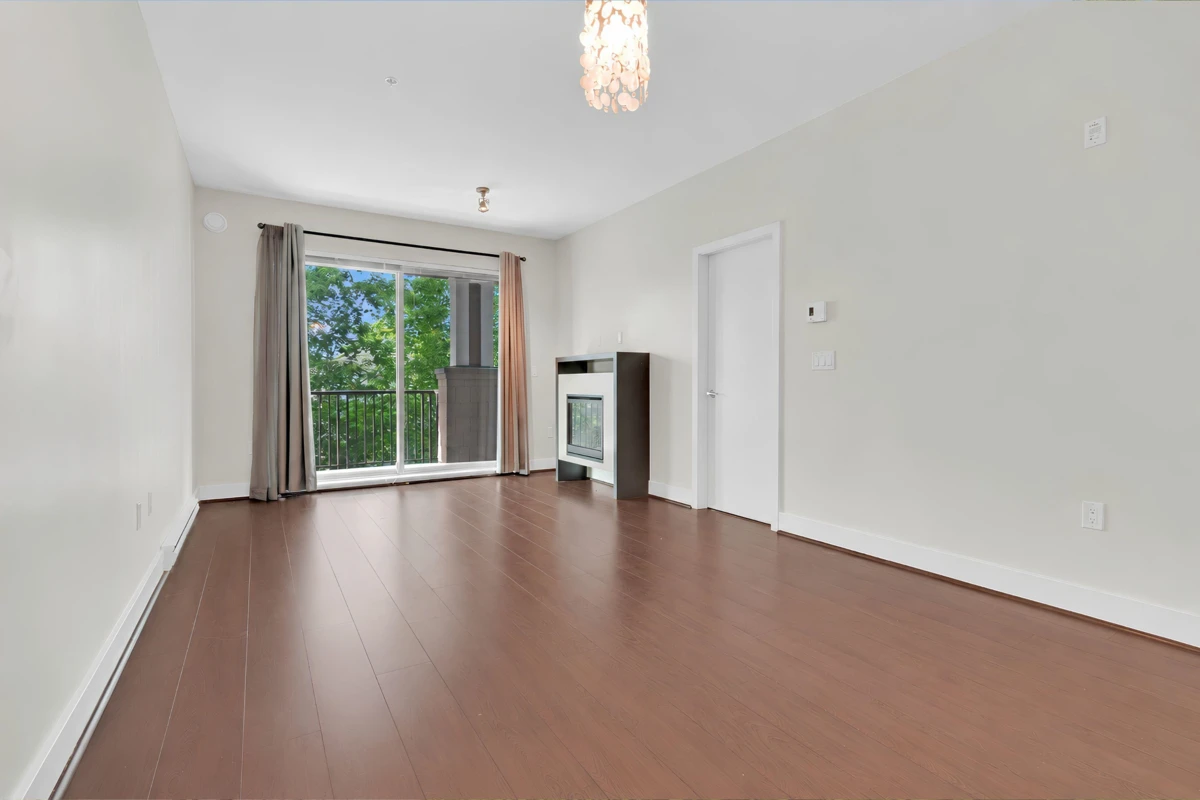 Dining Area Photo of 323 6688 120 Street, Surrey, BC
