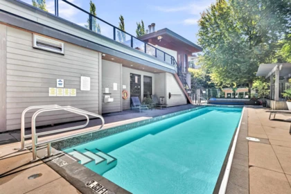 Backyard Photo of 323 6688 120 Street, Surrey, BC