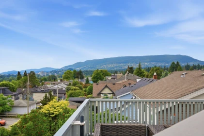 Backyard Photo of 203 W 6th Street, North Vancouver, BC