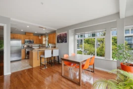 203 W 6th Street, North Vancouver, BC