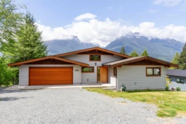 40427 Ayr Drive, Squamish, BC