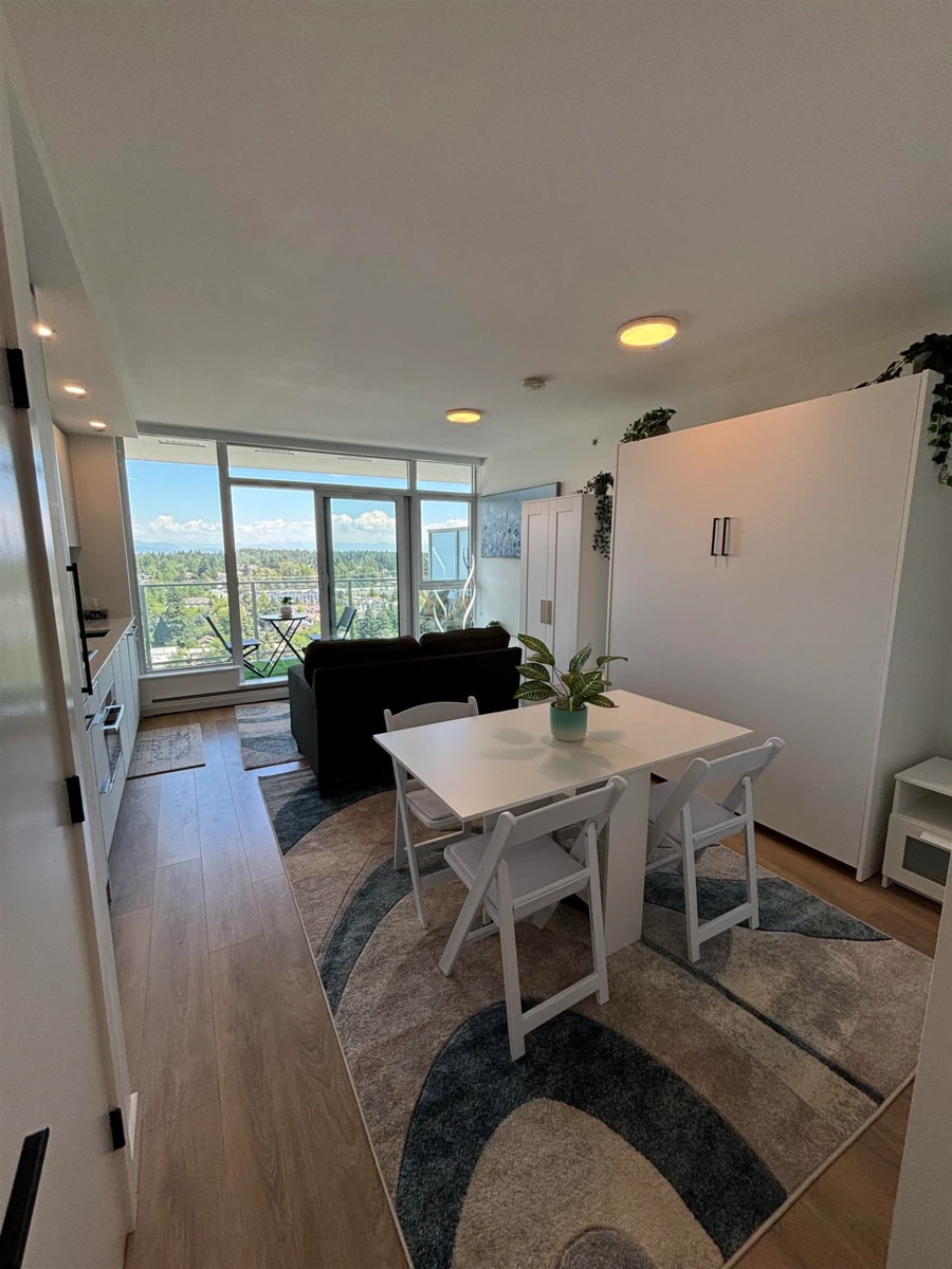 Family Room Photo of 2403 13685 102 Avenue, Surrey, BC