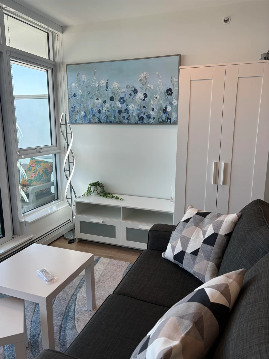 Living Room Photo of 2403 13685 102 Avenue, Surrey, BC