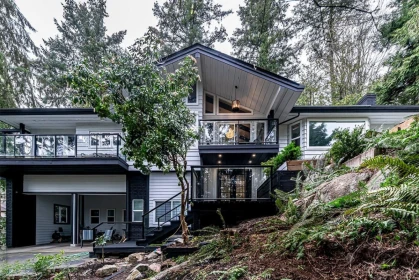 Garden / Landscaping Photo of 4621 Caulfeild Drive, West Vancouver, BC