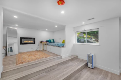 Laundry Room Photo of 4621 Caulfeild Drive, West Vancouver, BC