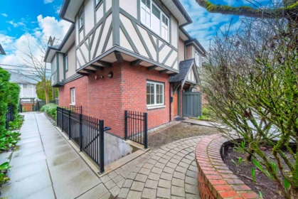 Front Yard Photo of 6139 Oak Street, Vancouver, BC