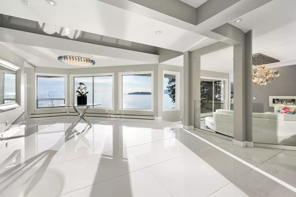 Dining Area Photo of 5530 Parthenon Place, West Vancouver, BC
