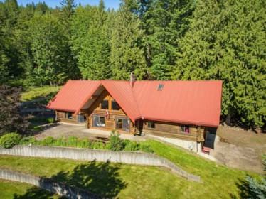 5520 Graham Drive, Ryder Lake, BC, Ryder Lake — Single Family Residence for sale
