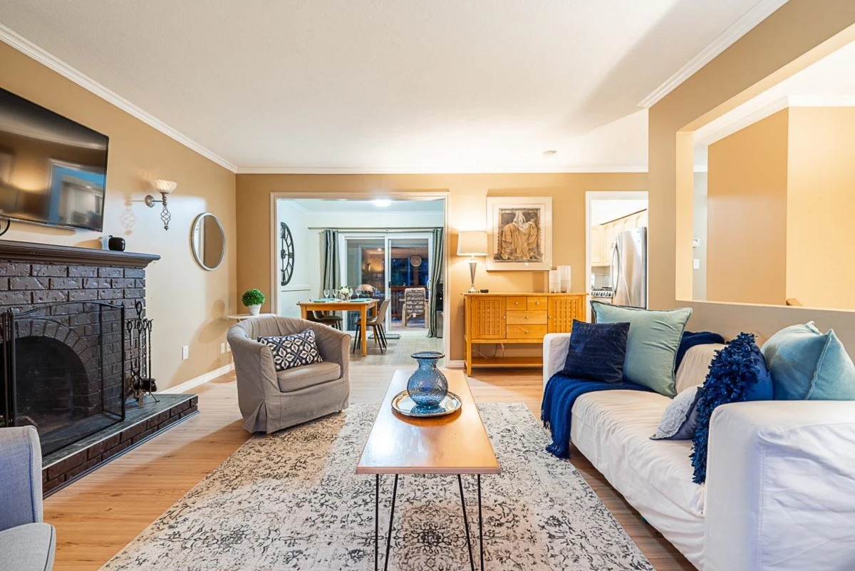 Family Room Photo of 27042 28b Avenue, Langley, BC