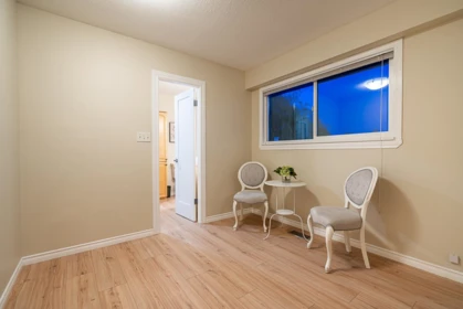 Walk-In Closet Photo of 27042 28b Avenue, Langley, BC