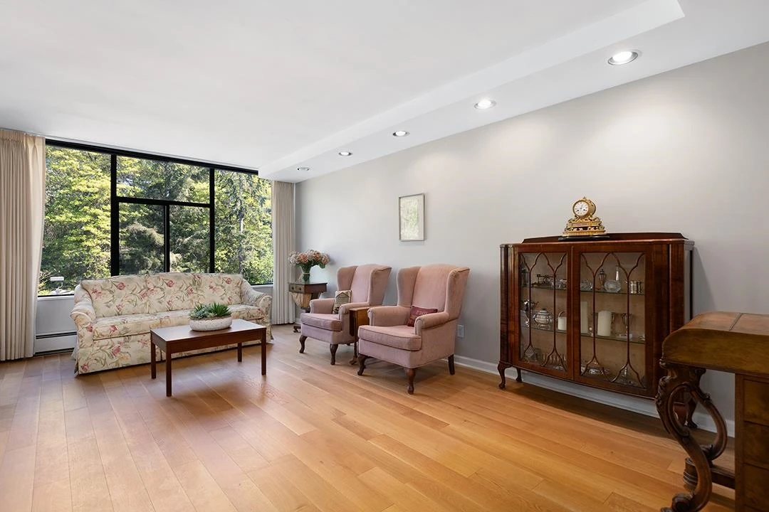 Dining Area Photo of 309 4101 Yew Street, Vancouver, BC