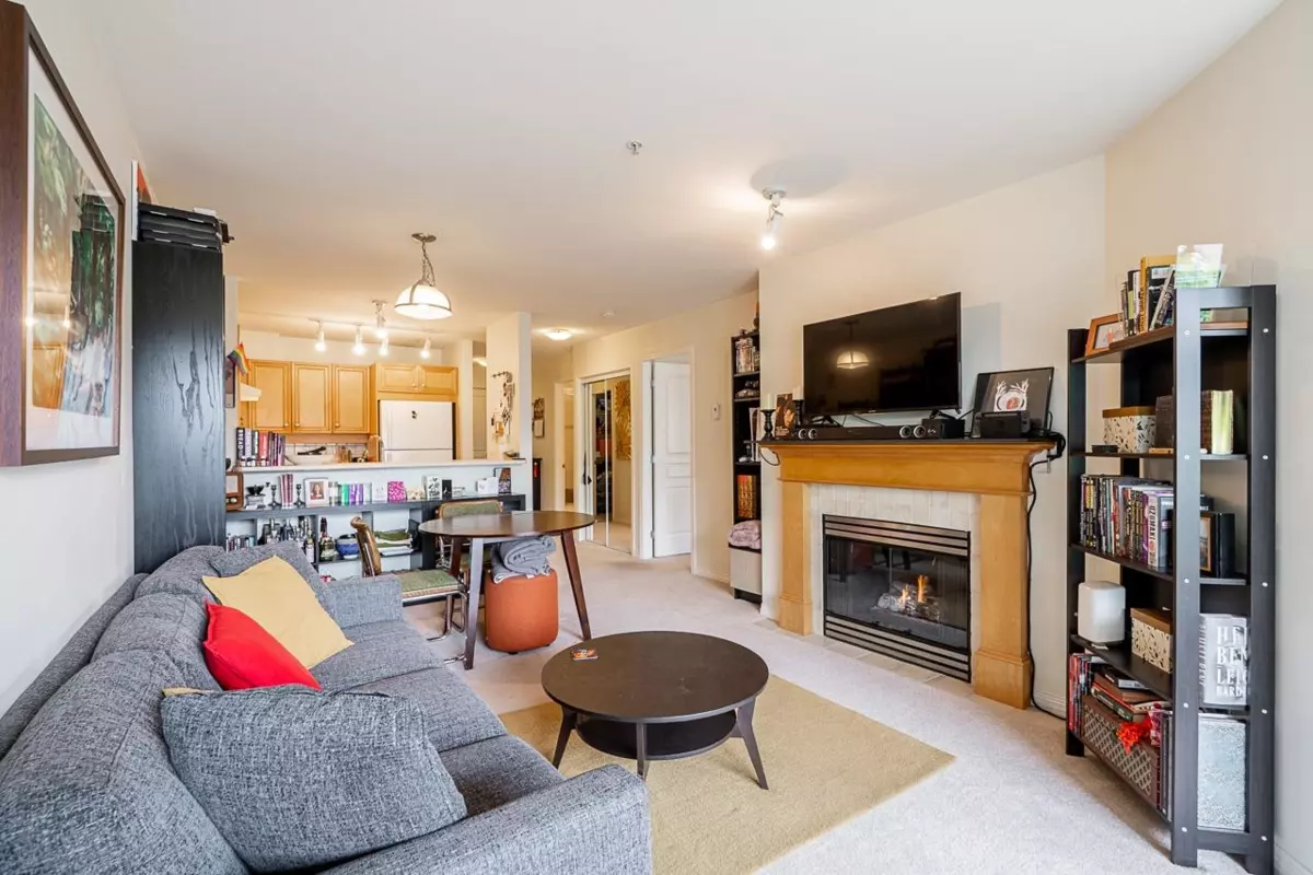 Dining Area Photo of 306 2929 W 4th Avenue, Vancouver, BC