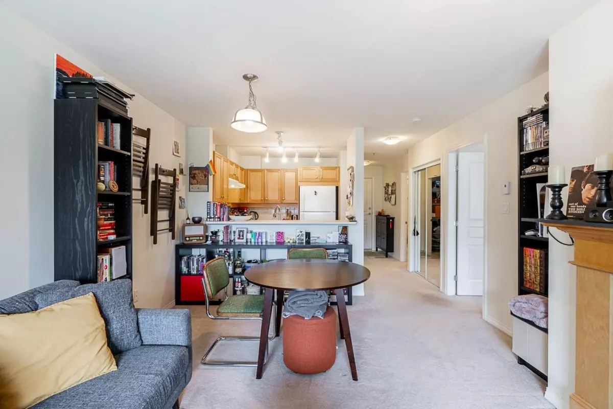 Living Room Photo of 306 2929 W 4th Avenue, Vancouver, BC