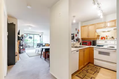 Kitchen Island Photo of 306 2929 W 4th Avenue, Vancouver, BC
