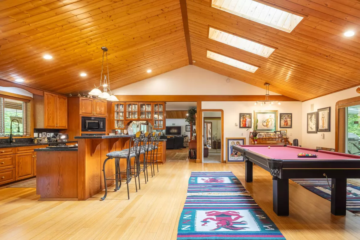 Living Room Photo of 5900 5918 Spriggs Road, Madeira Park, BC